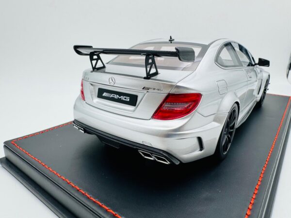 NICE AUTO 1:18 MERCEDES BENZ C63 AMG BLACK SERIES SILVER - Imagen 11
