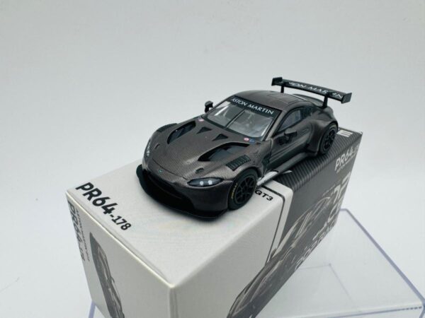 POP RACE 1:64 ASTON MARTIN VANTAGE GT3 CARBON - Image 2
