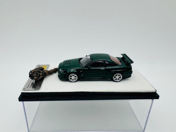 PGM 1:64 NISSAN GTR R34 Z-TUNE BRITISH GREEN – Image 3