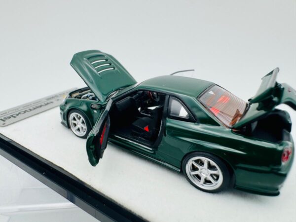 PGM 1:64 NISSAN GTR R34 Z-TUNE BRITISH GREEN – Image 9
