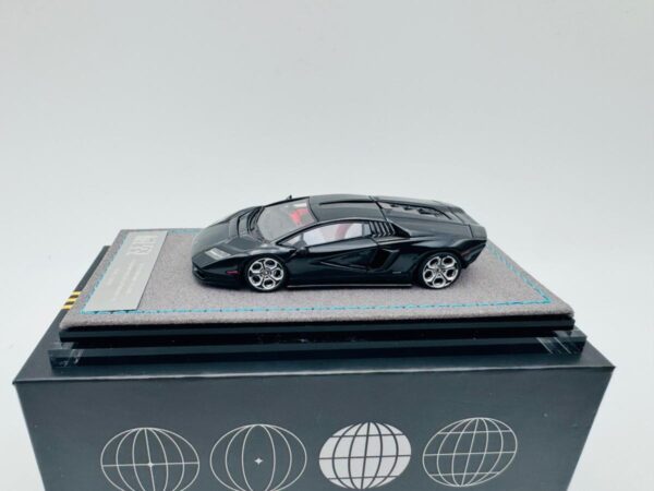 EXTREME CLUB 1:64 LAMBORGHINI COUNTACH LPI800-4 GLOSSY BLACK