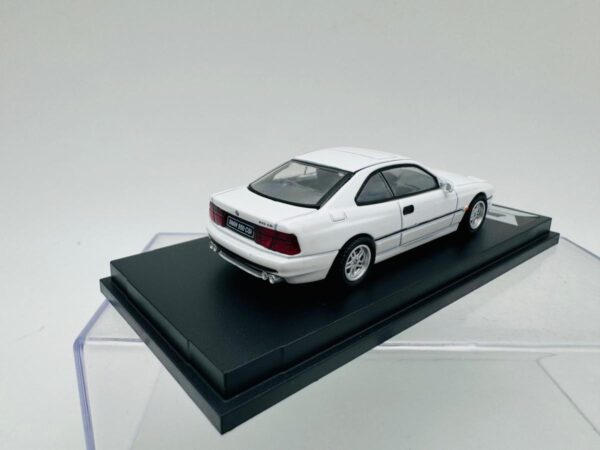 SHADOW 1:64 BMW 850 CSI WHITE - Image 3