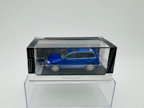 SHADOW 1:64 VW TOUAREG R50 BLUE - Image 4