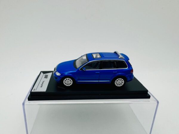 SHADOW 1:64 VW TOUAREG R50 BLUE