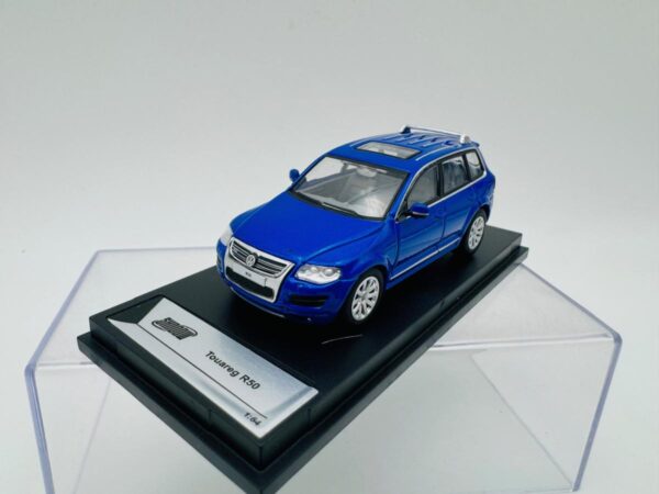 SHADOW 1:64 VW TOUAREG R50 BLUE - Image 2