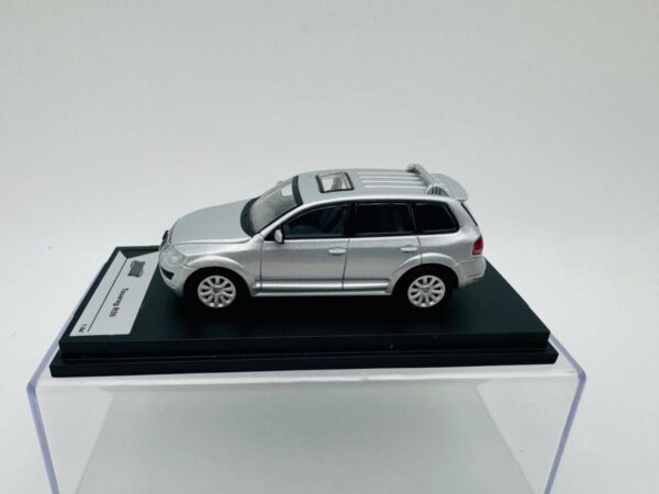 SHADOW 1:64 VW TOUAREG R50 SILVER