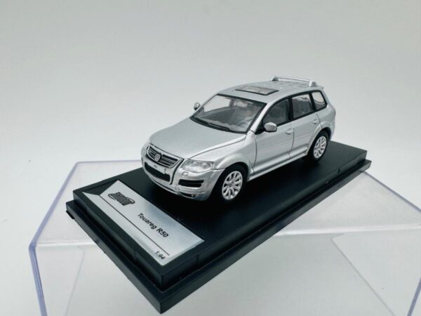 SHADOW 1:64 VW TOUAREG R50 SILVER - Image 2