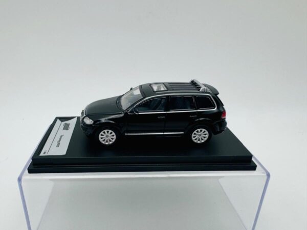SHADOW 1:64 VW TOUAREG R50 BLACK
