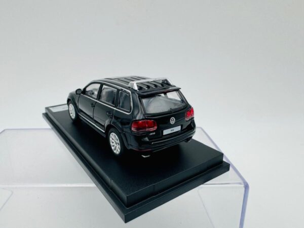SHADOW 1:64 VW TOUAREG R50 BLACK - Image 3