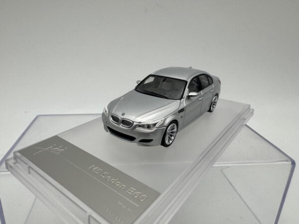 KING MODEL 1:64 BMW M5 E60 SILVER - Image 3