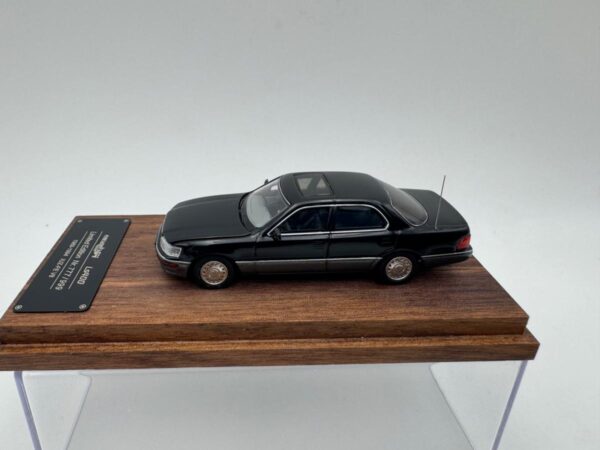 FINE WORKS64 1:64 LEXUS LS400 - Image 2
