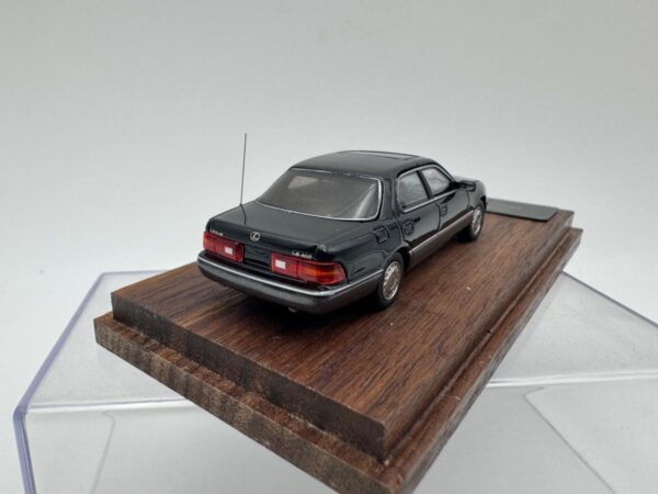FINE WORKS64 1:64 LEXUS LS400 - Image 3