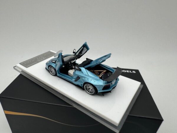 RHINO MODEL 1:64 LAMBORGHINI LP720-4 ROADSTER LBWK