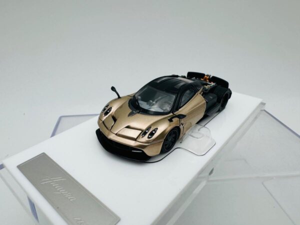 HKM 1:64 PAGANI HUAYRA COUPE CHAMPAGNE - Image 4