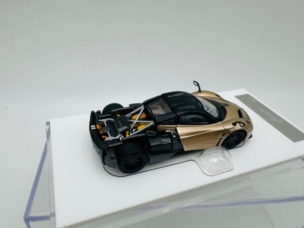 HKM 1:64 PAGANI HUAYRA COUPE CHAMPAGNE - Image 5