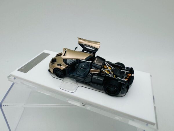 HKM 1:64 PAGANI HUAYRA COUPE CHAMPAGNE - Image 2