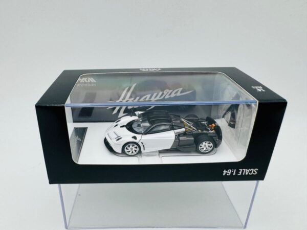 HKM 1:64 PAGANI HUAYRA COUPE GLACIER WHITE