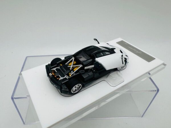 HKM 1:64 PAGANI HUAYRA COUPE GLACIER WHITE - Image 6