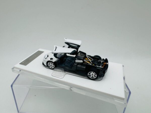 HKM 1:64 PAGANI HUAYRA COUPE GLACIER WHITE - Image 2