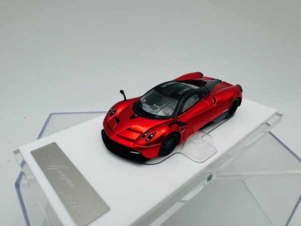 HKM 1:64 PAGANI HUAYRA COUPE METALLIC RED - Image 4