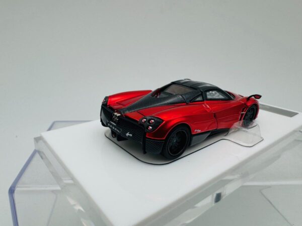 HKM 1:64 PAGANI HUAYRA COUPE METALLIC RED - Image 5