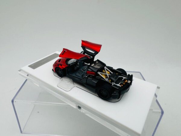 HKM 1:64 PAGANI HUAYRA COUPE METALLIC RED - Image 2