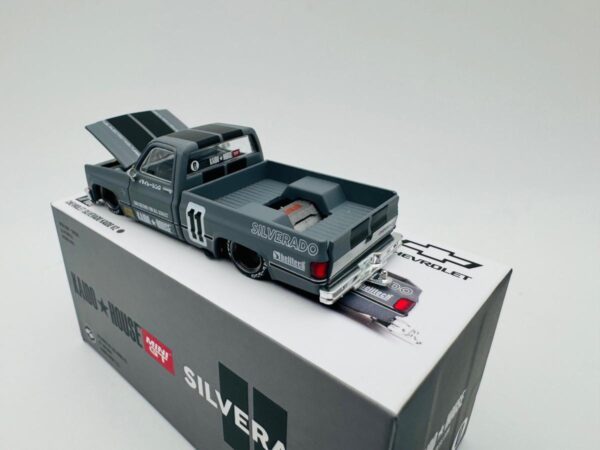 MINI GT 1:64 CHEVROLET SILVERADO KAIDO V2 160 - Image 4