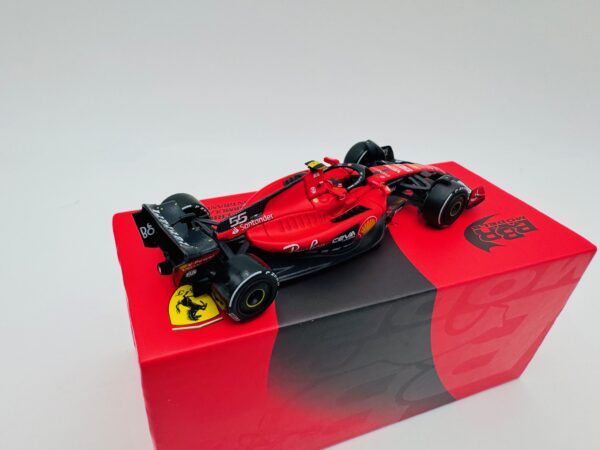 BBR 1:64 FERRARI F1 SF23 BAHRAIN GT CARLOS SAINZ – Image 3