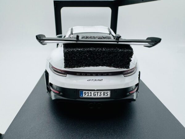 SOLIDO 1:18 PORSCHE 911 GT3 RS BLANCO 2024 - Imagen 5