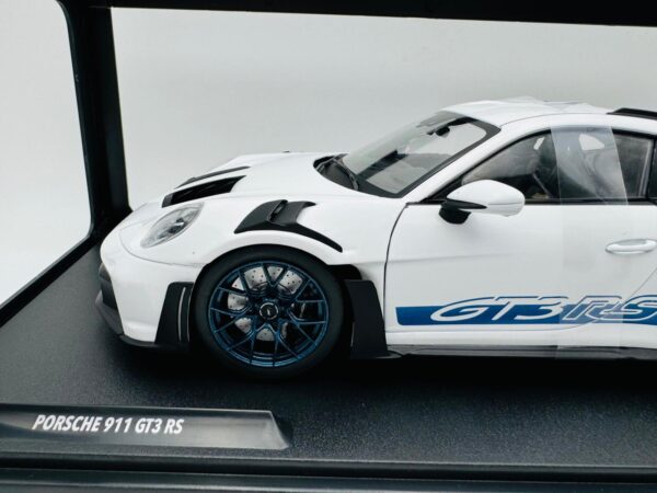 SOLIDO 1:18 PORSCHE 911 GT3 RS BLANCO 2024 - Imagen 3