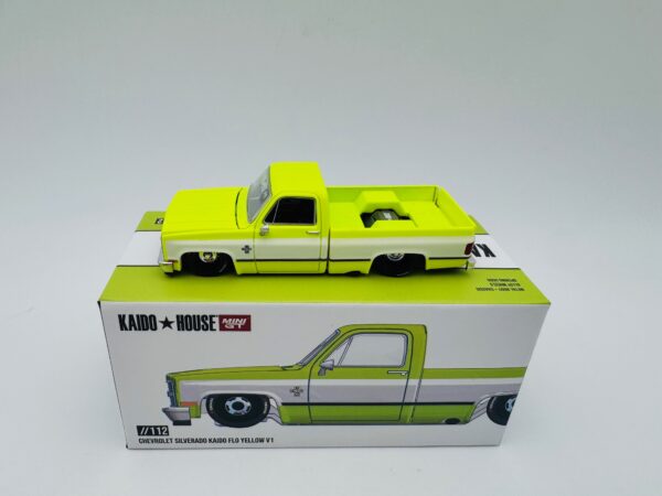 MINI GT 1:64 CHEVROLET SILVERADO KAIDO FLO YELLOW V1  112