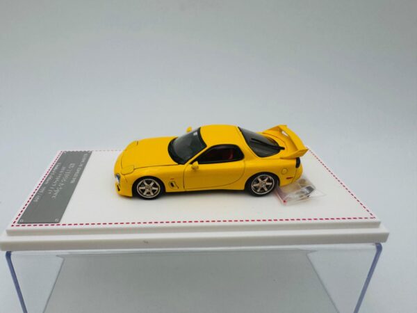 FOCAL HORIZON 1:64 MAZDA RX7 FD35 A SPEC YELLOW - Imagen 2