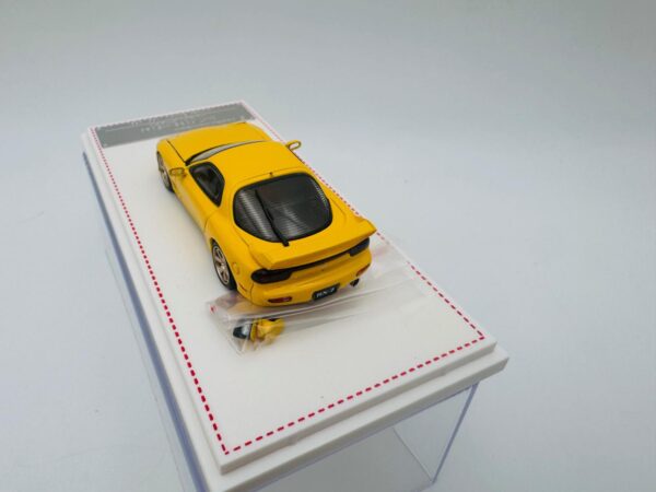 FOCAL HORIZON 1:64 MAZDA RX7 FD35 A SPEC YELLOW - Imagen 5