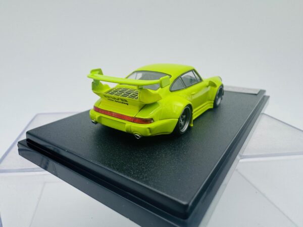 DECODE 1:64 PORSCHE RWB 993 ACID GREEN – Bild 3