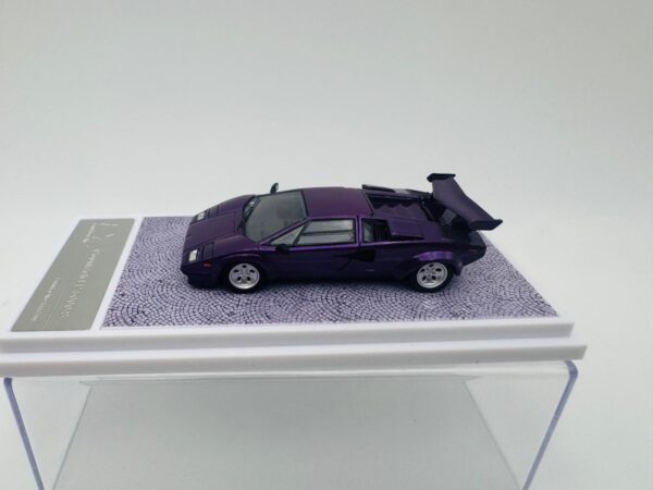 FINDCLASSIC 1:64 LAMBORGHINI COUNTACH LP50005 METALLIC PURPLE - Imagen 2