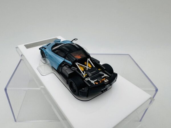 HKM 1:64 PAGANI HUAIRA COUPE ICE BLUE - Imagen 4