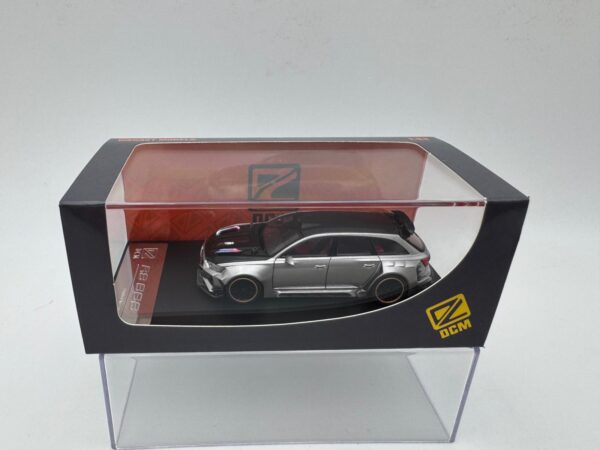 DCM 1:64 AUDI RS6 SILVER GRAY