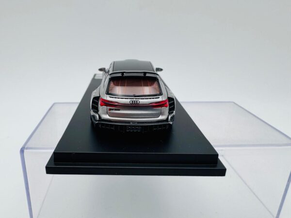 DCM 1:64 AUDI RS6 SILVER GRAY - Imagen 6