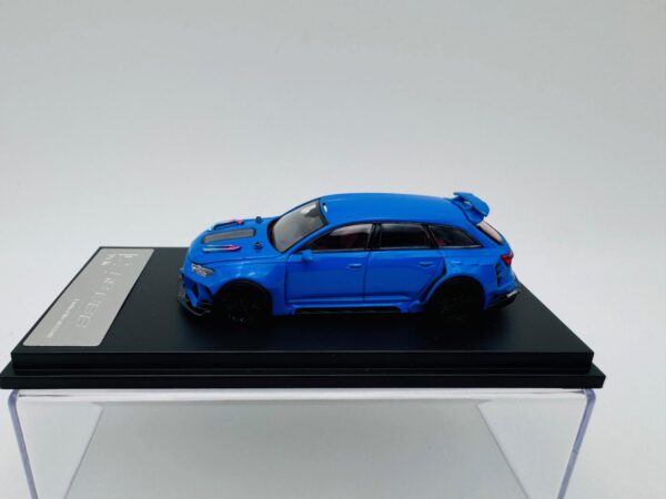 DCM 1:64 AUDI RS6 SILVER BLUE - Imagen 3