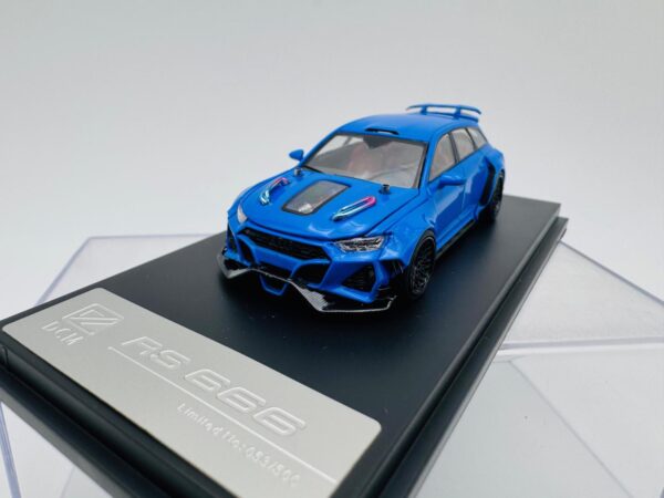 DCM 1:64 AUDI RS6 SILVER BLUE - Imagen 4