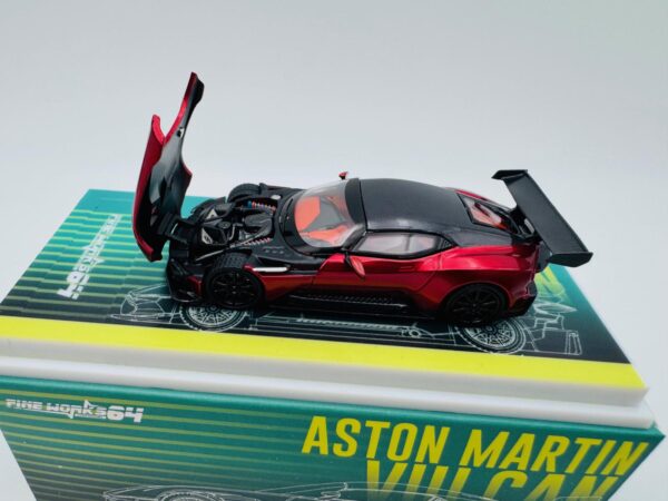 FINE WORKS64 1:64 ASTON MARTIN VULCAN RED - Imagen 5