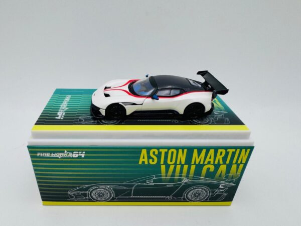 FINE WORKS64 1:64 ASTON MARTIN VULCAN WHITE