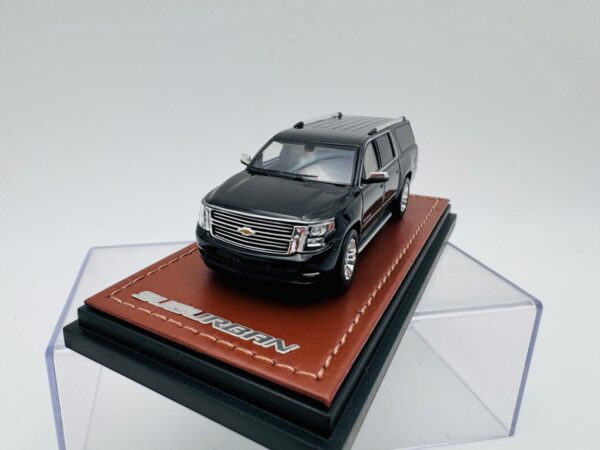 GOC 1:64 CHEVROLET SUBURBAN 2015 BLACK – Image 2