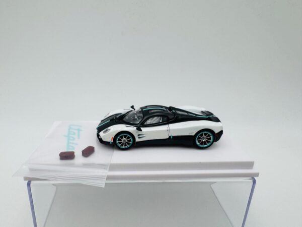 CM MODEL 1:64 PAGANI UTOPIA PEARL WHITE - Imagen 2