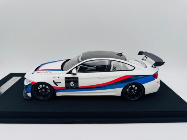 CARS LOUNGE 1:18  BMW M4 GTA UNIDAD 6 DE 9