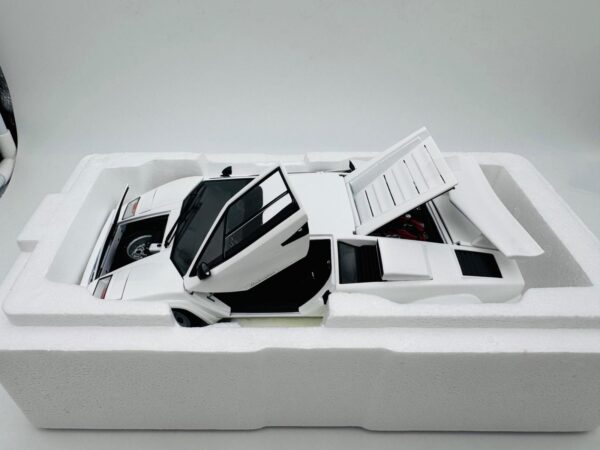 KYOSHO 1:18 LAMBORGHINI COUNTACH LP 4005 FULL OPEN NOVEDAD