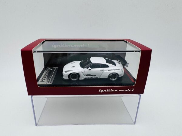 IGNITION MODEL 1:64 NISSAN GTR PANDEM R35 WHITE
