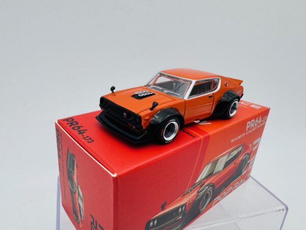 POP RACE 1:64 NISSAN SKYLINE GTR V8 DRIFT KENMERI - Imagen 2
