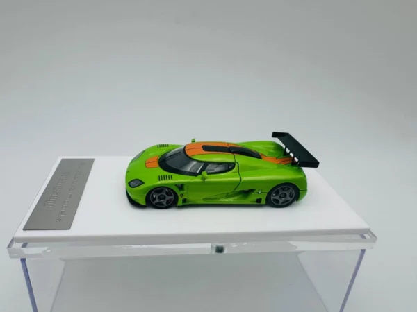 AUTOBOTS 1:64 KOENIGSEGG CCGT GREEN - Imagen 2