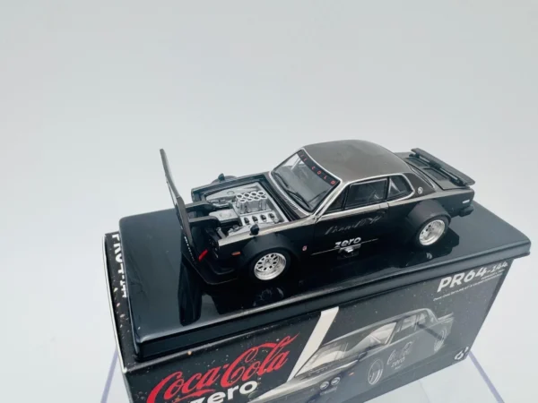 POP RACE 1:64 NISSAN SKYLINE GTR V8 DRIF COCA COLA - Imagen 2